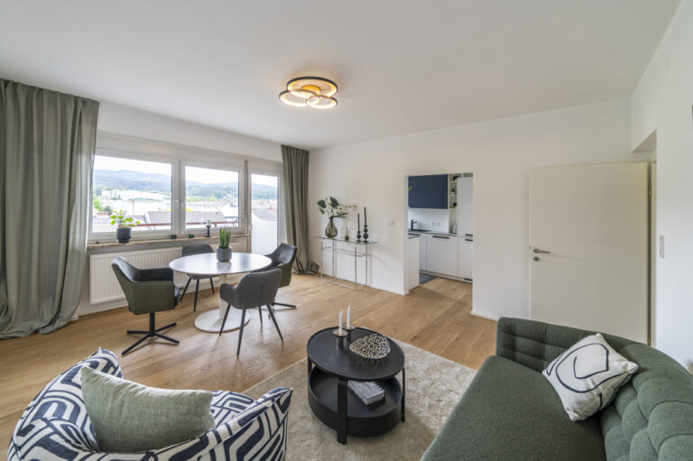 3 Zimmer mit Balkon und Weitblick