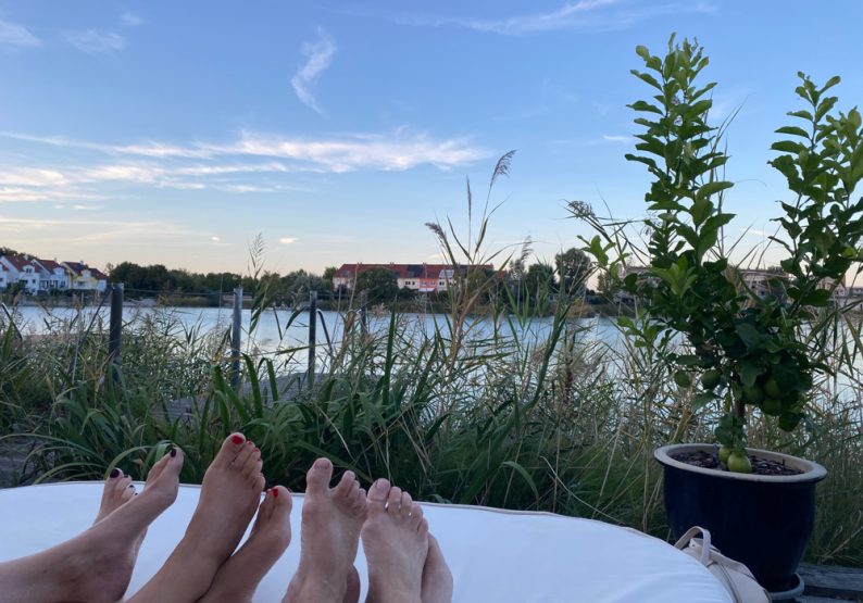 Füße_Lounge
